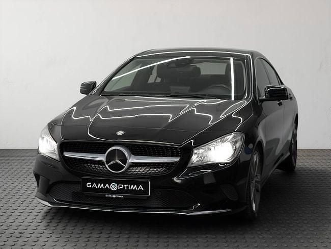 Usado Mercedes CLA200 163 CV (119 kW) 2019 Negro Berlina