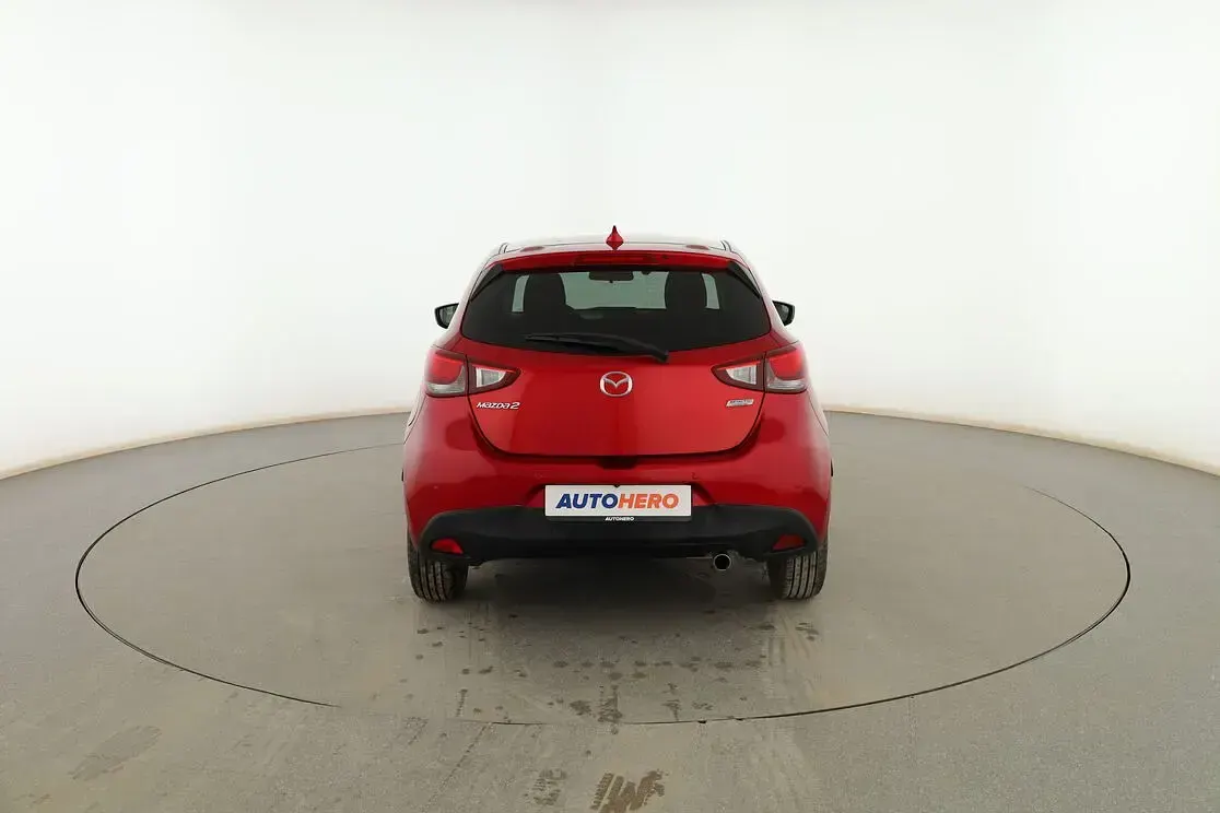 Usado Mazda 2 Luxury 90 CV (66 kW) 2018 Rojo Berlina