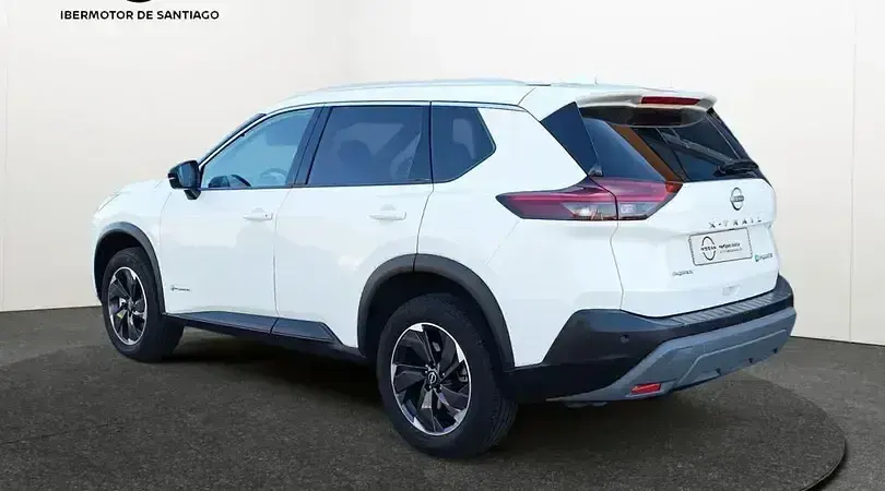 Usado Nissan X-Trail N-Connecta 213 CV (156 kW) 2025 Yuki white sólido SUV