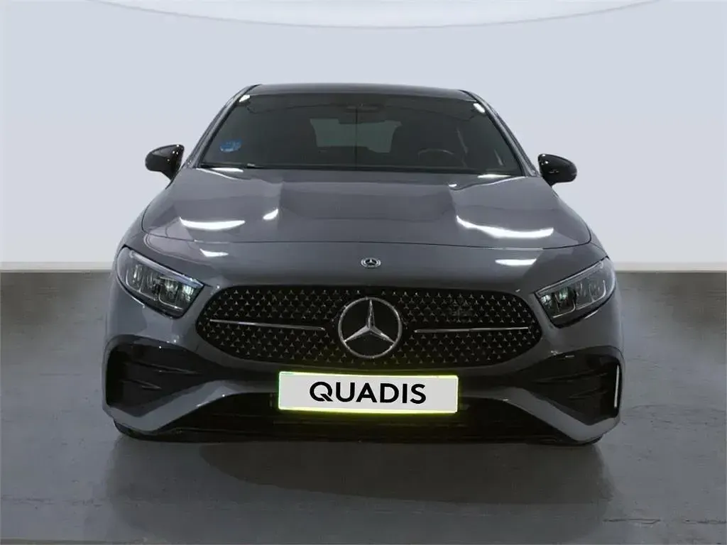 Usado Mercedes A250 218 CV (160 kW) 2025 Gris montaña Berlina