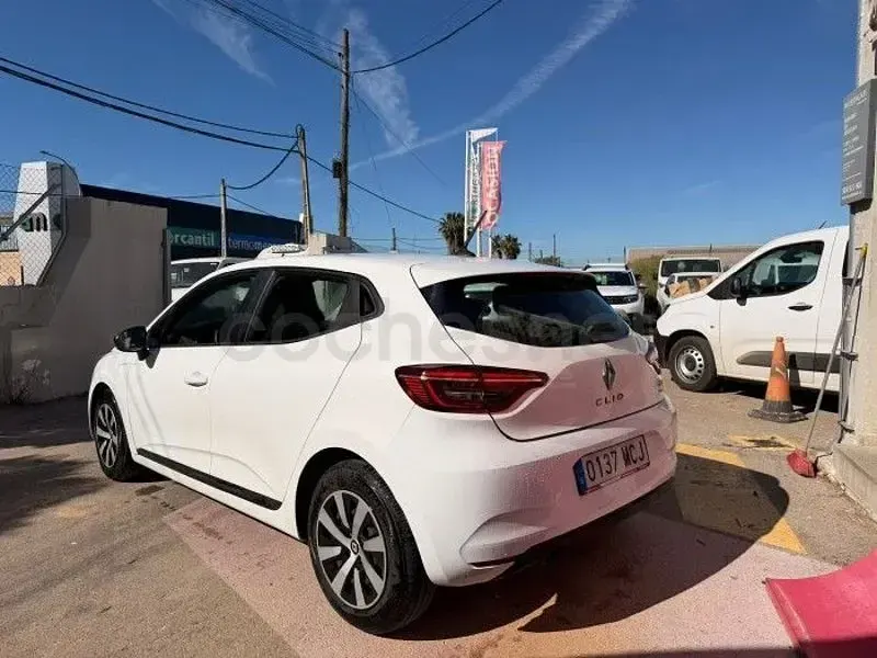 Usado Renault Clio V Equilibre 100 CV (73 kW) 2022 Blanco Berlina