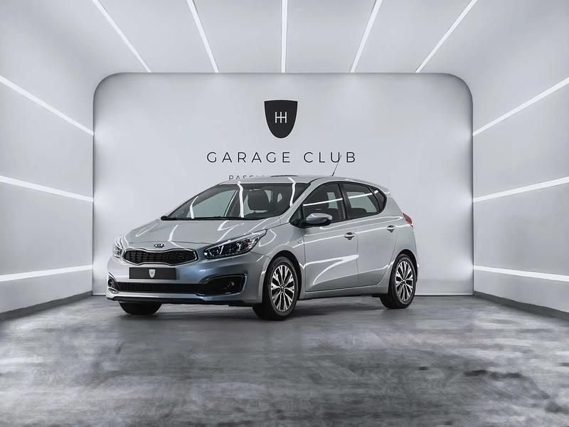 Usado Kia Ceed 100 CV (73 kW) 2016 Gris / plata Utilitario