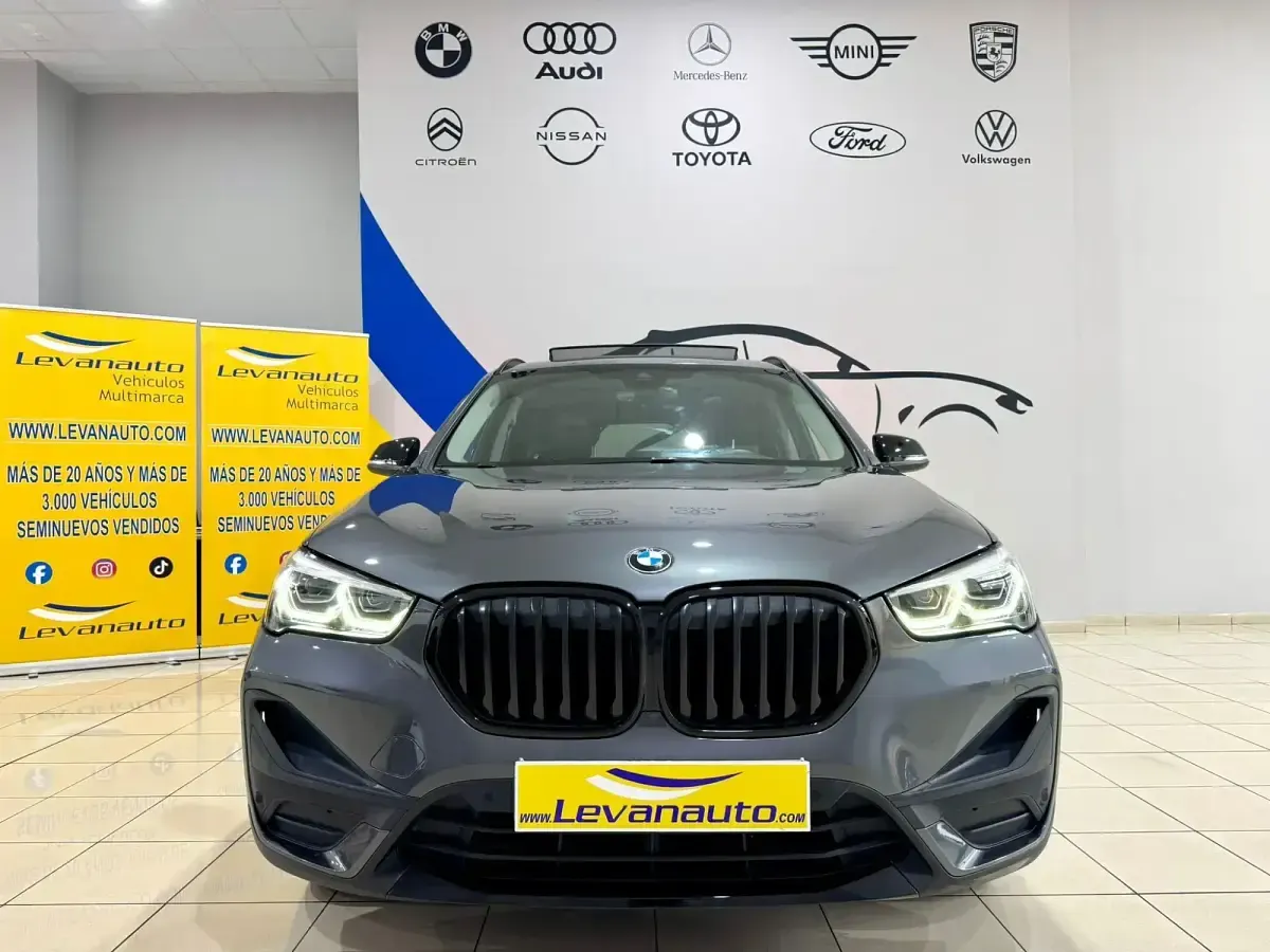 Usado BMW X1 136 CV (100 kW) 2022 Gris SUV