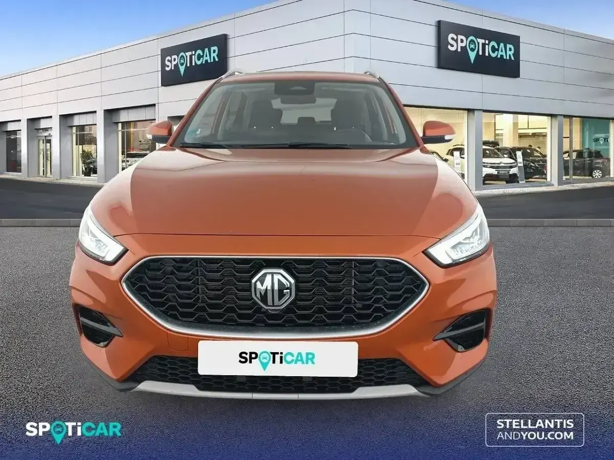 Käytetty MG ZS Comfort 106 HP (77 kW) 2025 Oranssi Katumaasturi