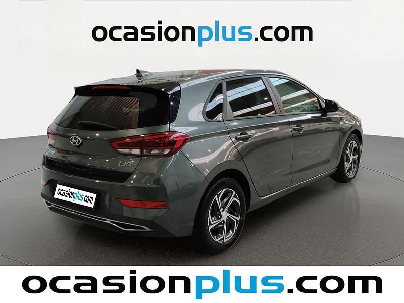 Usado Hyundai i30 120 CV (88 kW) 2022 Gris Utilitario
