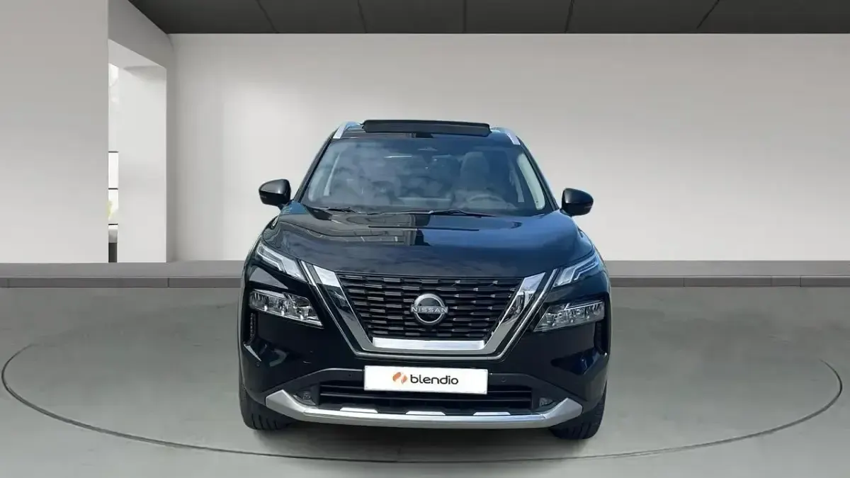 Neu Nissan X-Trail Tekna 163 PS (119 kW) 2026 Schwarz SUV