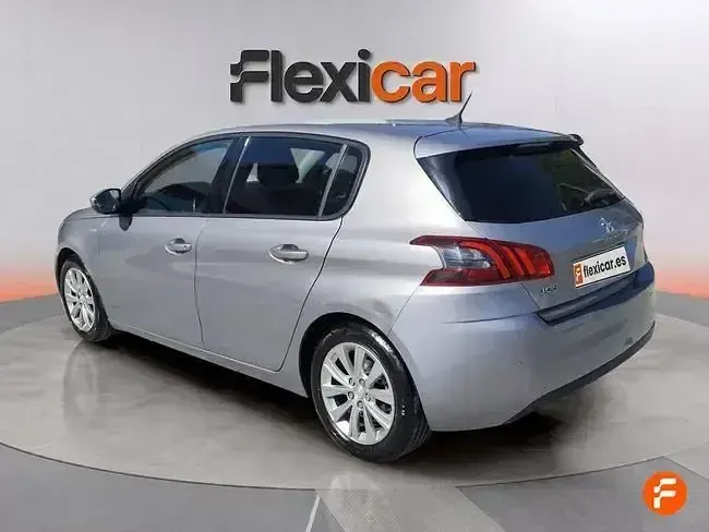 Usado Peugeot 308 Access 110 CV (80 kW) 2020 Gris Berlina