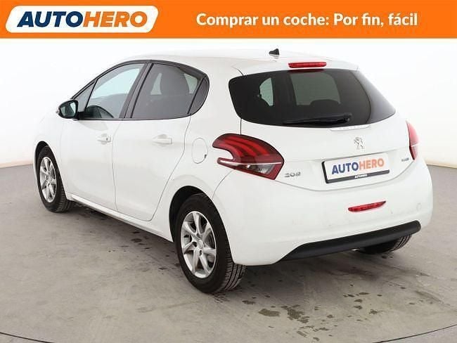 Usado Peugeot 208 Active 100 CV (73 kW) 2015 Blanco Utilitario