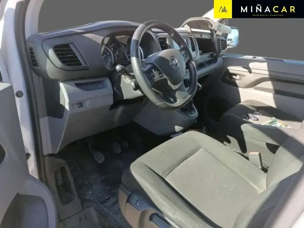Usado Opel Vivaro 102 CV (75 kW) 2022 Blanco Monovolumen
