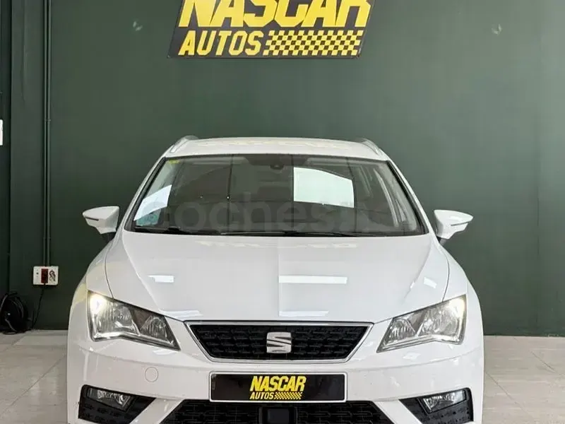 Usado Seat Leon Style 115 CV (84 kW) 2018 Blanco Familiar