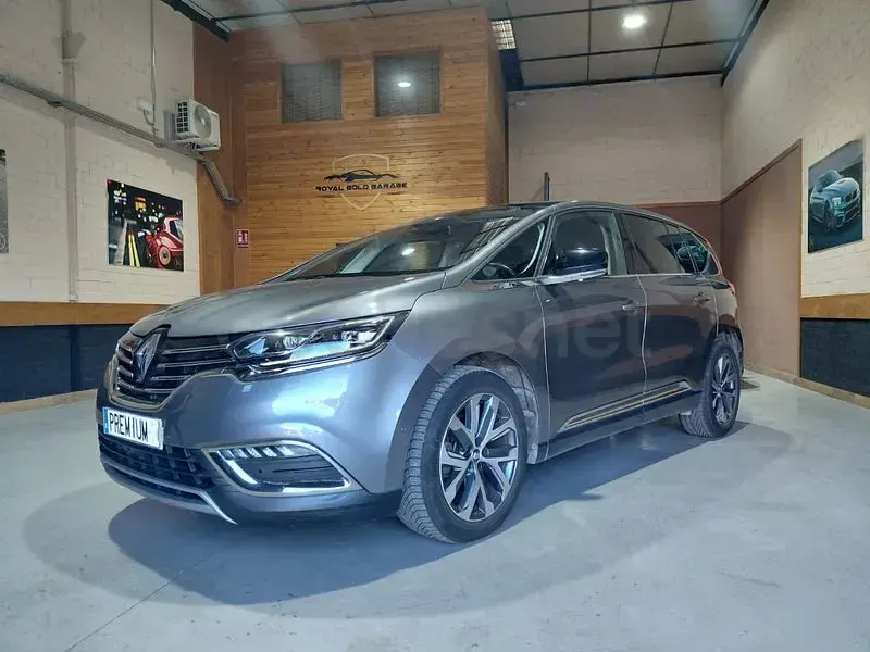 Usado Renault Espace Zen 160 CV (117 kW) 2017 Gris / plata Monovolumen