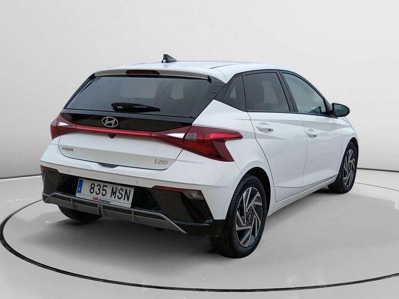 Usado Hyundai i20 102 CV (75 kW) 2024 Blanco Utilitario