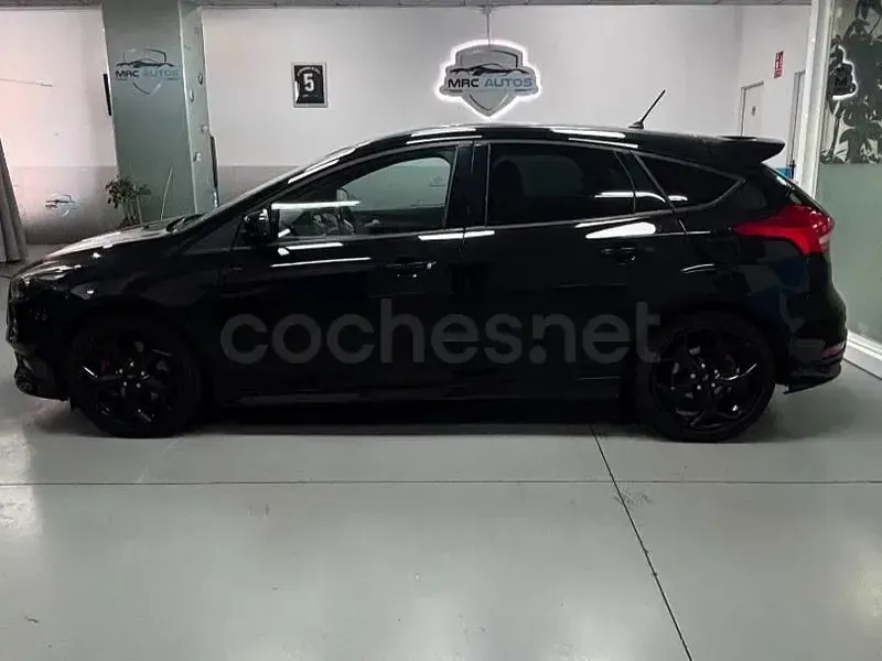 Usado Ford Focus ST 185 CV (136 kW) 2017 Negro Berlina
