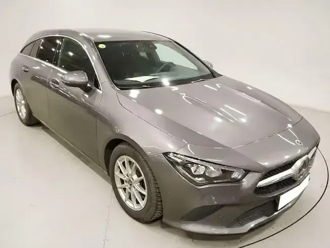 Usado Mercedes CLA200 Business 150 CV (110 kW) 2021 Gris Coupe
