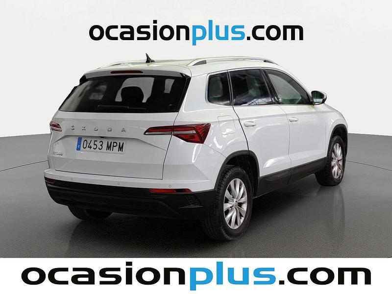 Usado Skoda Karoq Selection 115 CV (84 kW) 2024 Blanco SUV