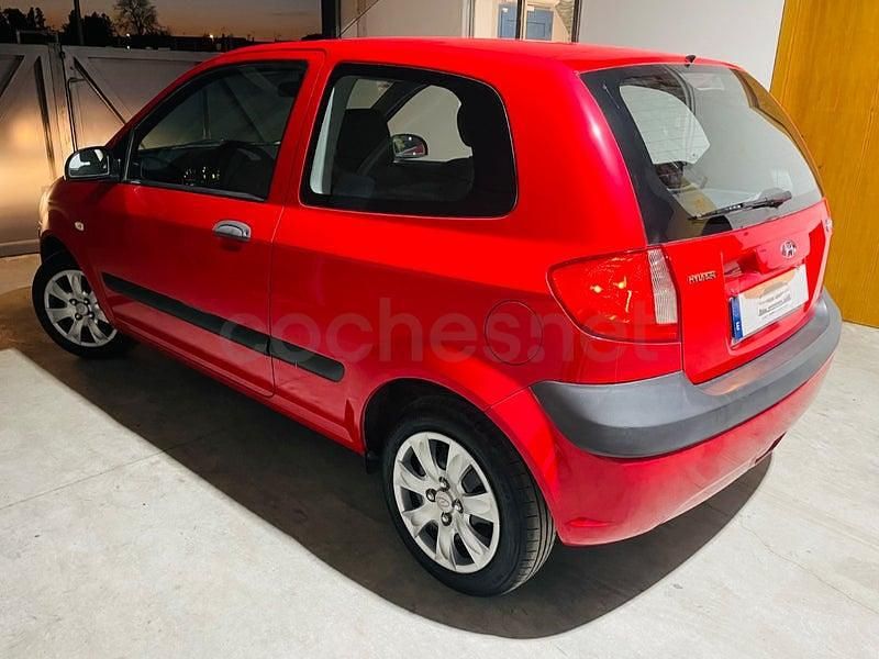 Usado Hyundai Getz 66 CV (48 kW) 2006 Rojo Utilitario