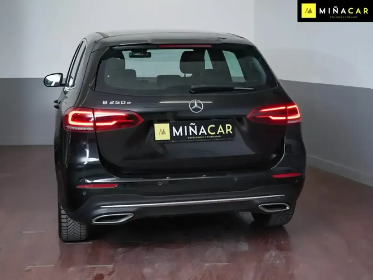 Usado Mercedes B250e Executive 218 CV (160 kW) 2022 Negro Utilitario