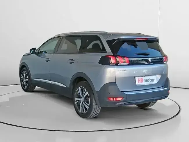 Usado Peugeot 5008 Allure 131 CV (96 kW) 2023 Gris SUV
