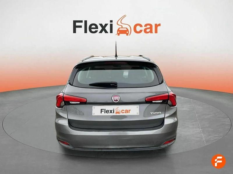 Usado Fiat Tipo Pop 95 CV (69 kW) 2018 Gris Familiar