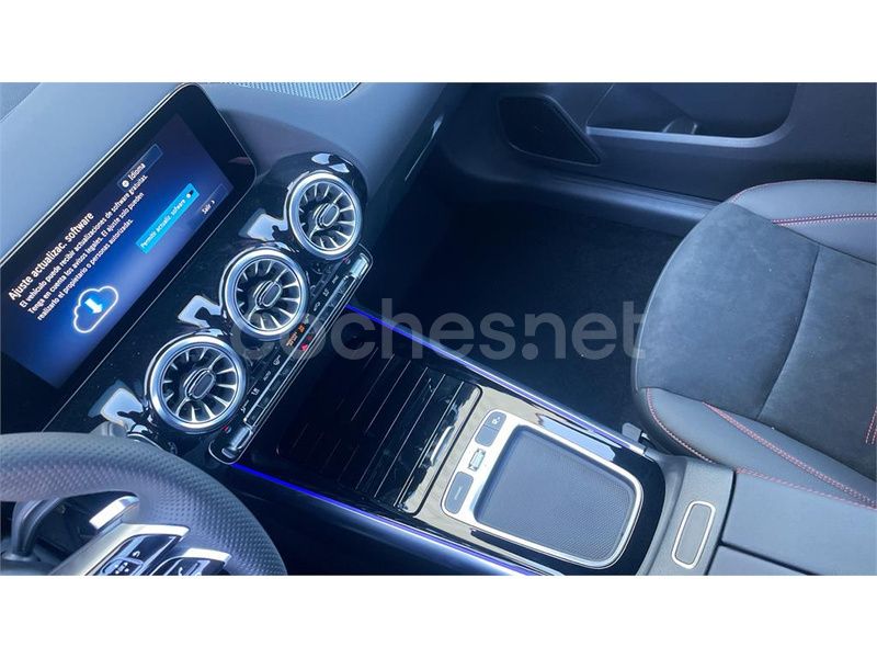 Usado Mercedes GLA250 AMG line 218 CV (160 kW) 2024 Gris montaña SUV