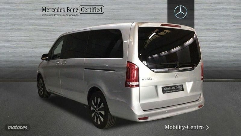 Usado Mercedes V250 190 CV (139 kW) 2023 Gris Monovolumen