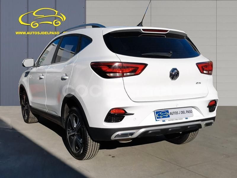 Usado MG ZS Luxury 111 CV (81 kW) 2022 Blanco SUV