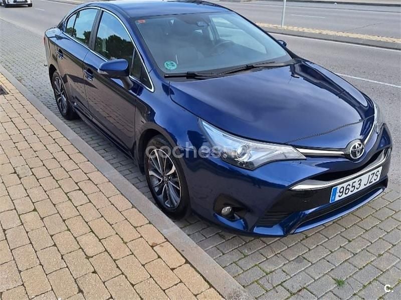 Usado Toyota Avensis Advance 143 CV (105 kW) 2017 Azul Berlina