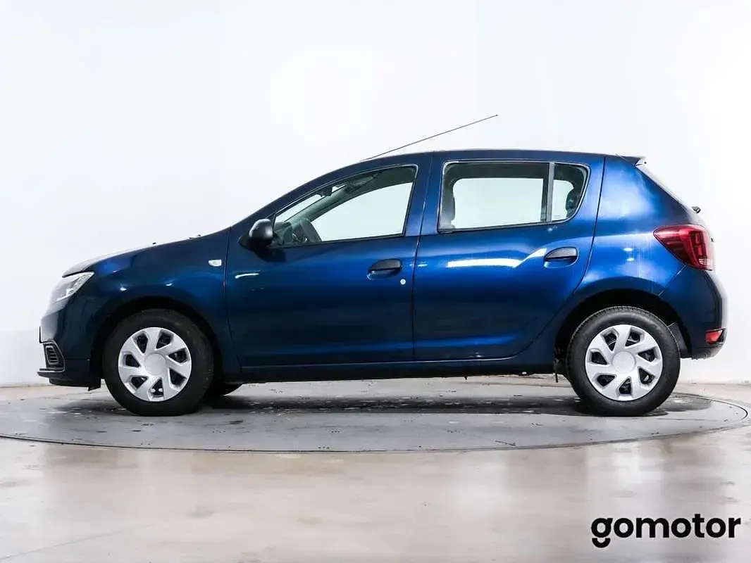 Usado Dacia Sandero Ambiance 75 CV (55 kW) 2017 Azul Berlina