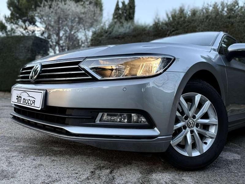 Usado VW Passat Advance 150 CV (110 kW) 2019 Gris / plata Berlina