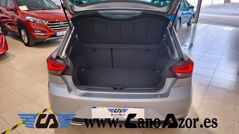Usado Seat Ibiza FR 110 CV (80 kW) 2024 Gris Utilitario