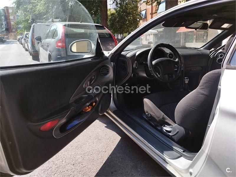 Usado Hyundai Coupé 105 CV (77 kW) 2001 Gris / plata Coupe