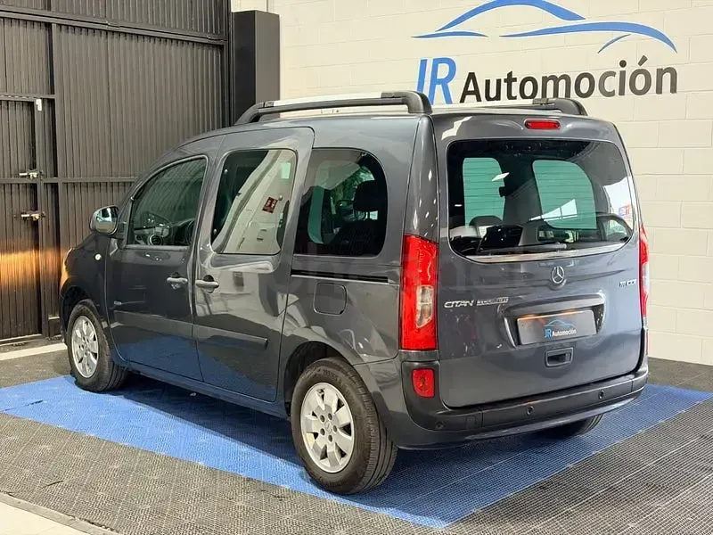Usado Mercedes Citan 111 110 CV (80 kW) 2015 Gris / plata Monovolumen