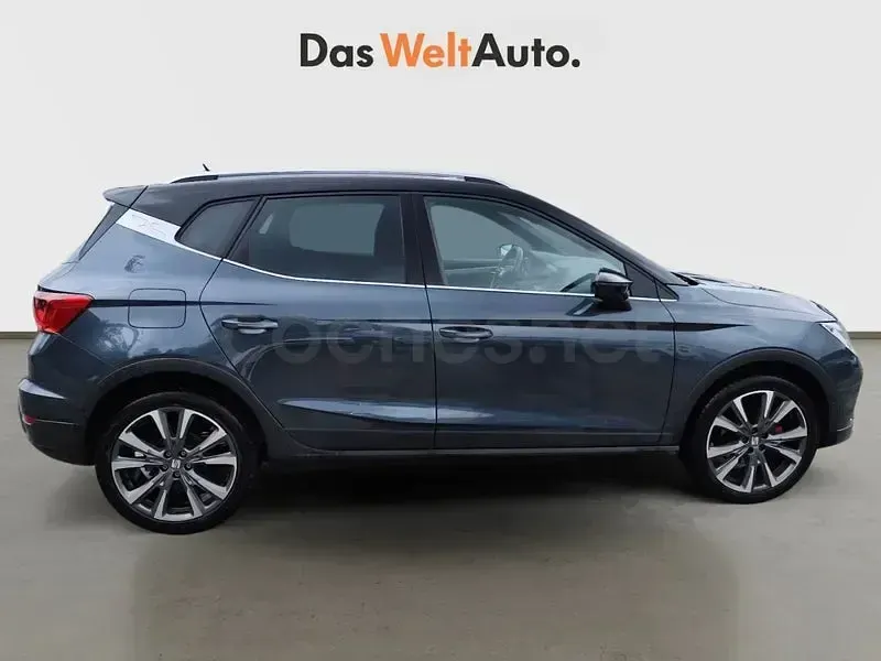 Usado Seat Arona FR 115 CV (84 kW) 2025 Gris / plata SUV