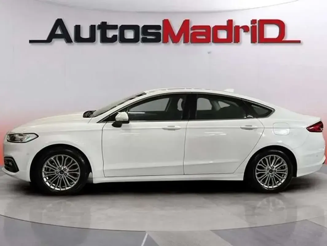 Usado Ford Mondeo Titanium 189 CV (139 kW) 2021 Blanco Berlina