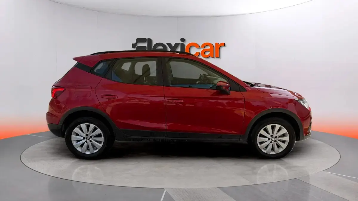 Usado Seat Arona Ecomotive 116 CV (85 kW) 2018 Rojo SUV