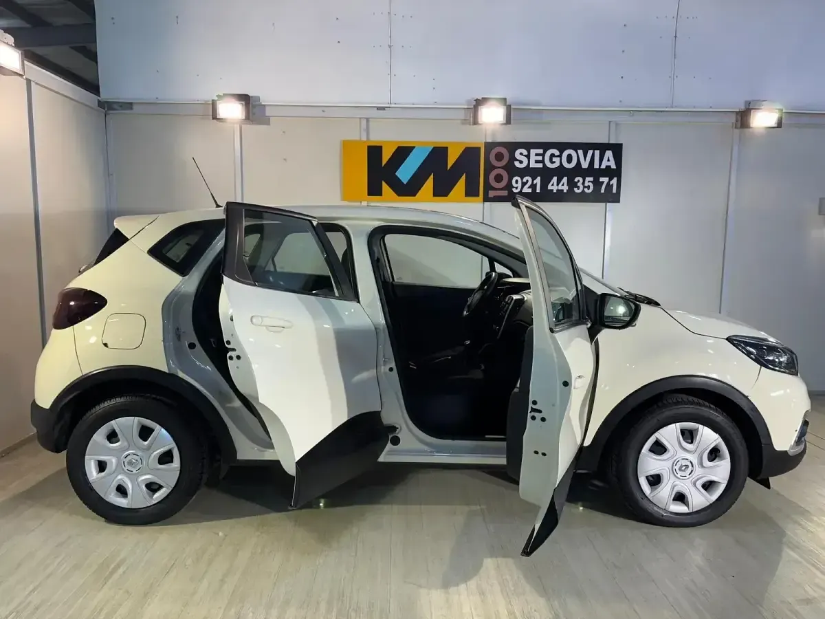 Usado Renault Captur Life 90 CV (66 kW) 2019 Beige SUV