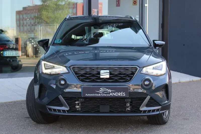 Usado Seat Arona FR 115 CV (84 kW) 2024 Azul SUV