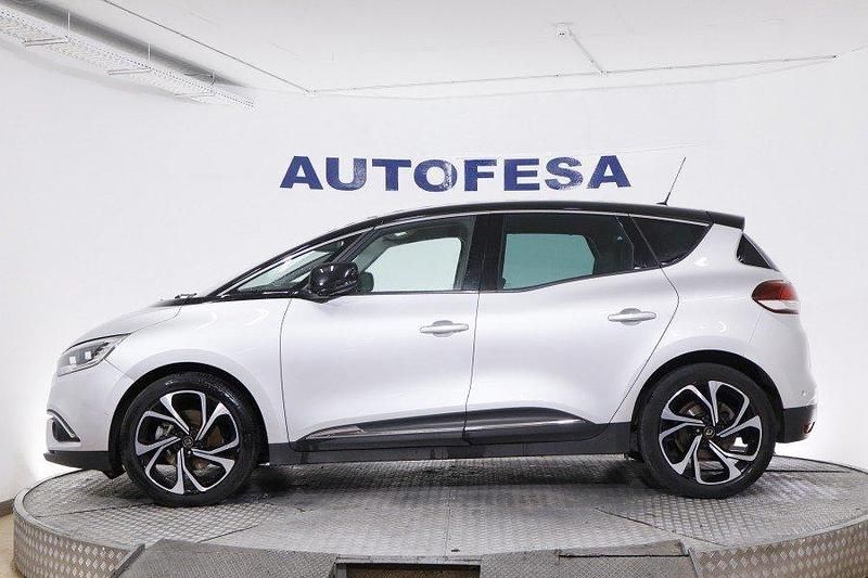 Usado Renault Scénic IV Intens 120 CV (88 kW) 2020 Plateado Monovolumen