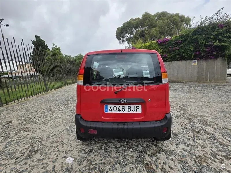 Usado Hyundai Atos GLS 55 CV (40 kW) 2001 Rojo Utilitario