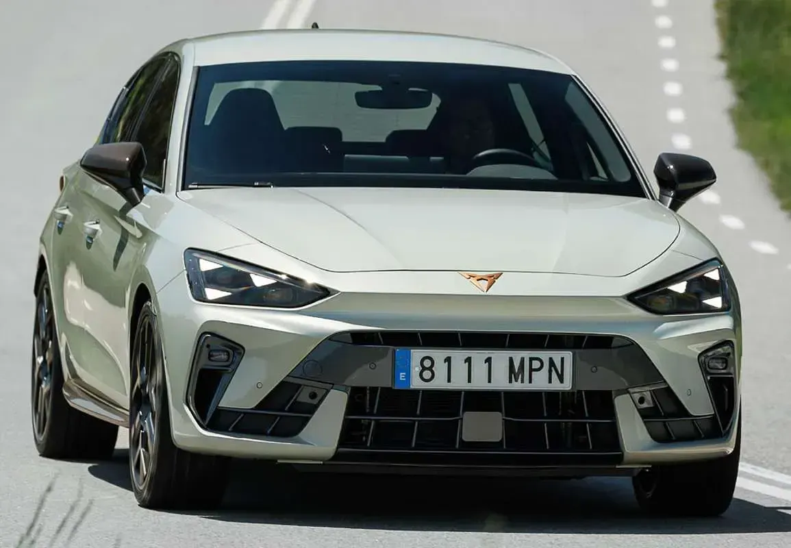Käytetty Cupra Leon 150 HP (110 kW) 2023 Harmaa Farmari
