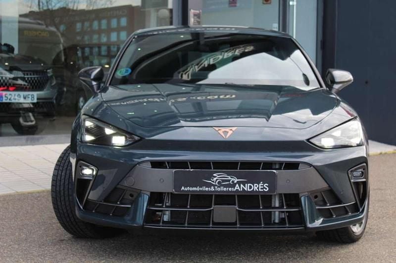 Käytetty Cupra Leon 150 HP (110 kW) 2024 Sininen Viistoperä