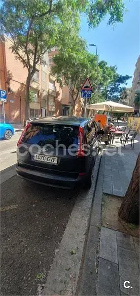 Usado Ford C-MAX Trend 105 CV (77 kW) 2010 Gris / plata Monovolumen