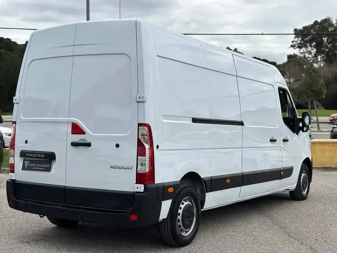 Usado Renault Master 150 CV (110 kW) 2022 Blanco Van
