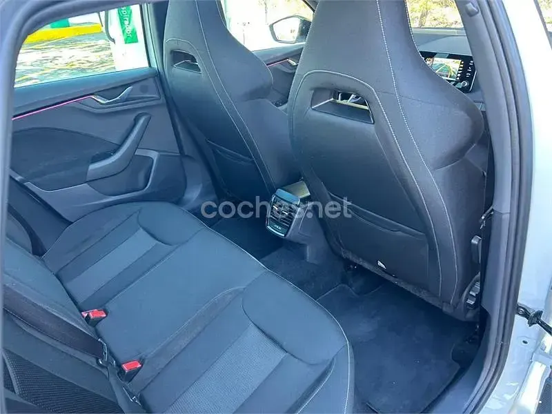 Usado Skoda Kamiq 115 CV (84 kW) 2024 Blanco SUV