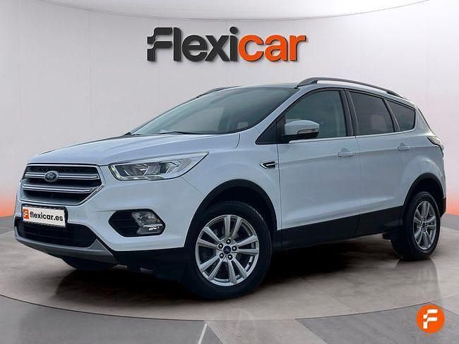 Usado Ford Kuga Trend+ 150 CV (110 kW) 2018 Blanco SUV