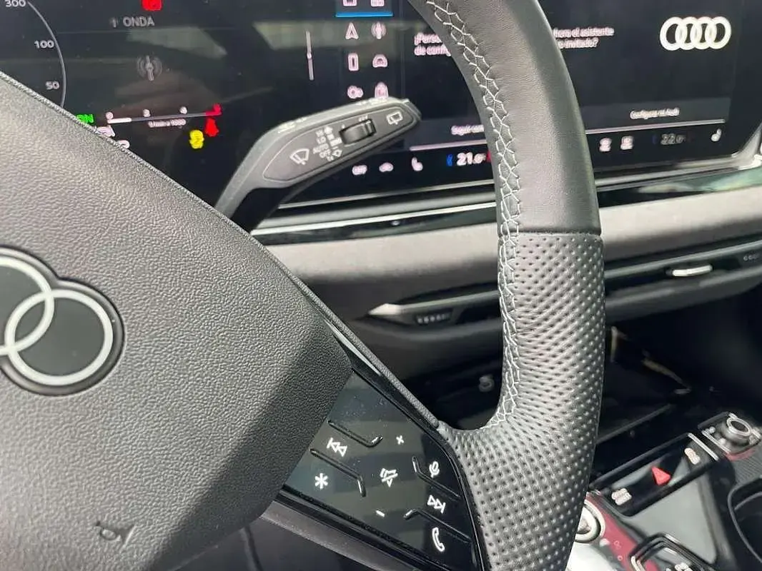 Usado Audi A5 204 CV (150 kW) 2025 Negro Familiar
