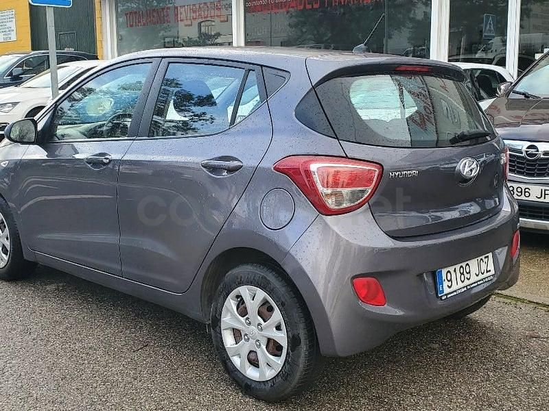 Usado Hyundai i10 66 CV (48 kW) 2015 Azul Utilitario