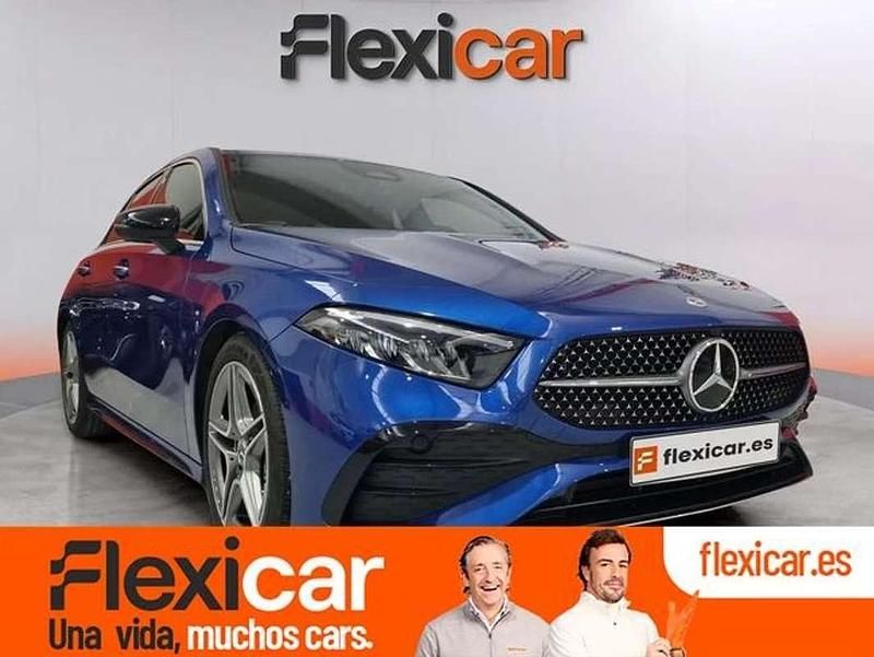 Azul Usado 2024 Mercedes A200 Utilitario | 30.490 € (Un poco caro) - Imagen 1/4