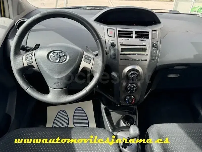 Occasion Toyota Yaris Sol 87 PK (63 kW) 2007 Grijs Hatchback
