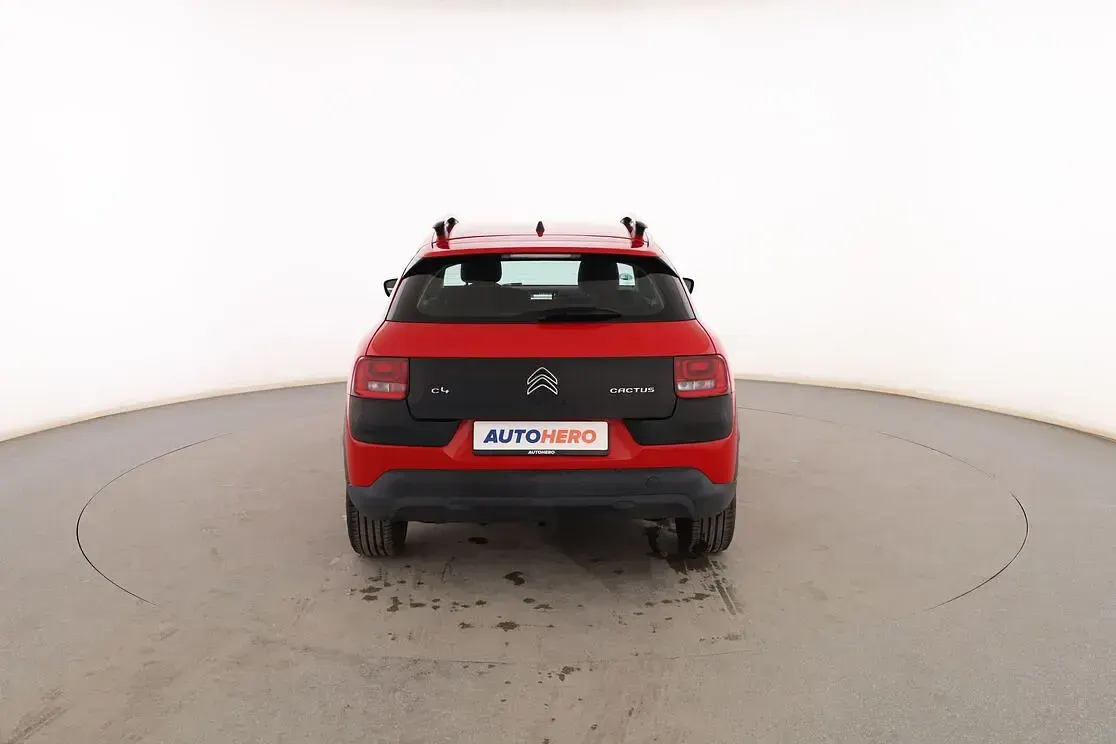 Usado Citroën C4 Feel 82 CV (60 kW) 2017 Rojo SUV